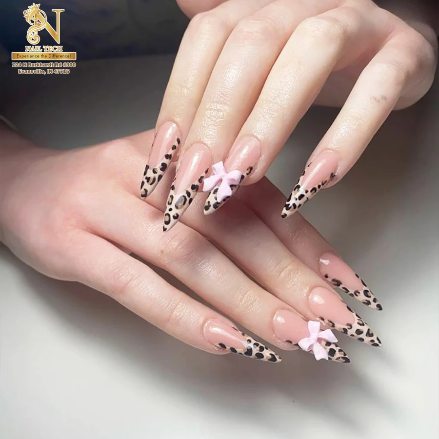 Nail Tech